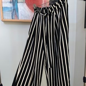 Zara Black and White Striped Ankle Length Pants